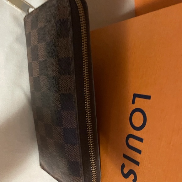 Louis Vuitton Damier Ebene Wallet - Picture 11 of 16